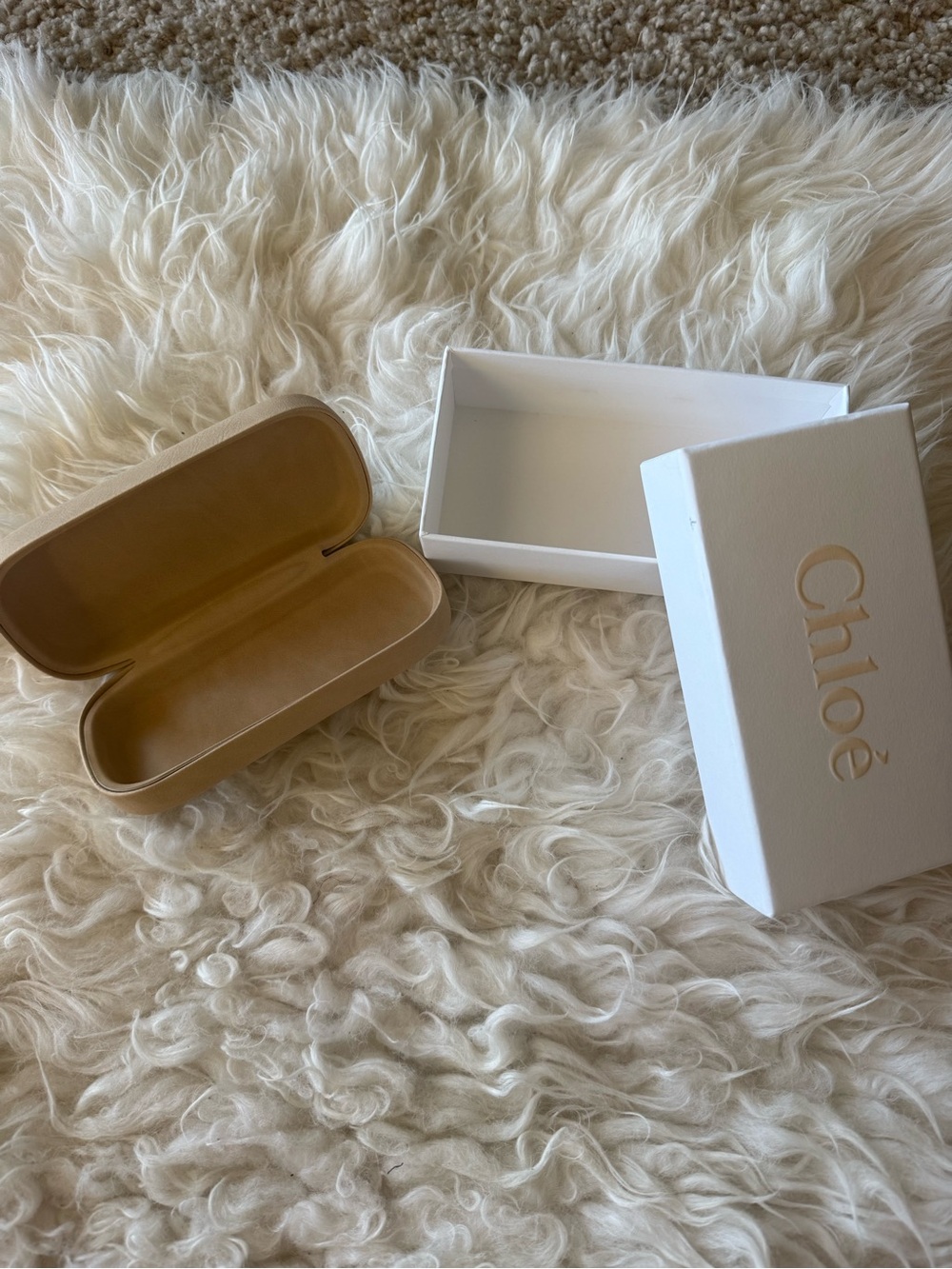 CHLOE Sunglasses Eyeglasses CASE BEIGE NUBUCK SUEDE HARD CASE & Gift Box*NEW - Picture 3 of 3